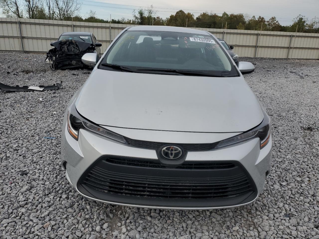 Toyota Corolla Le Image 8