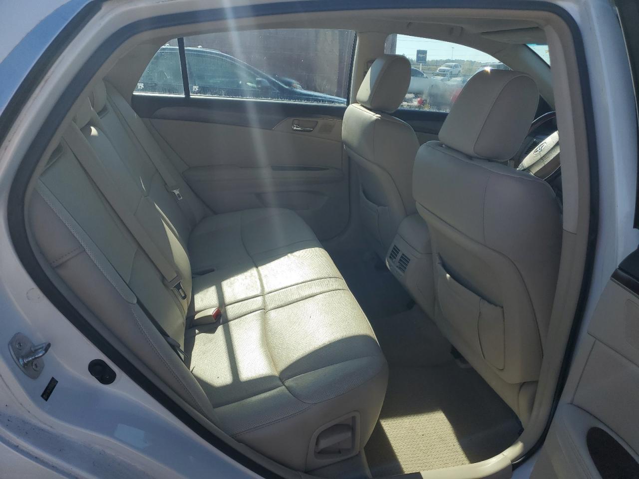 Toyota Avalon Base Image 2