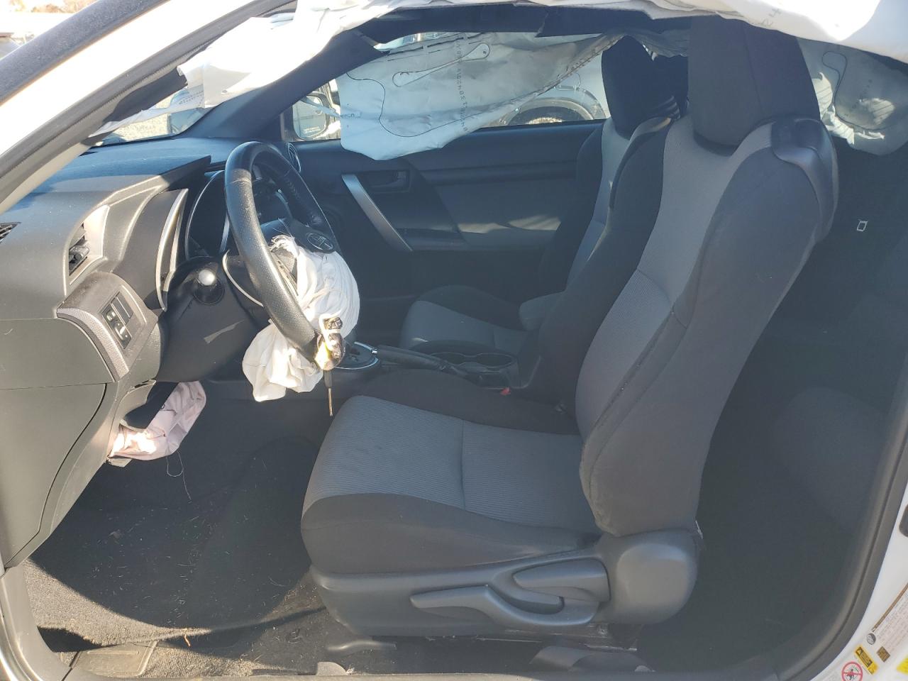 Toyota Scion Image 6