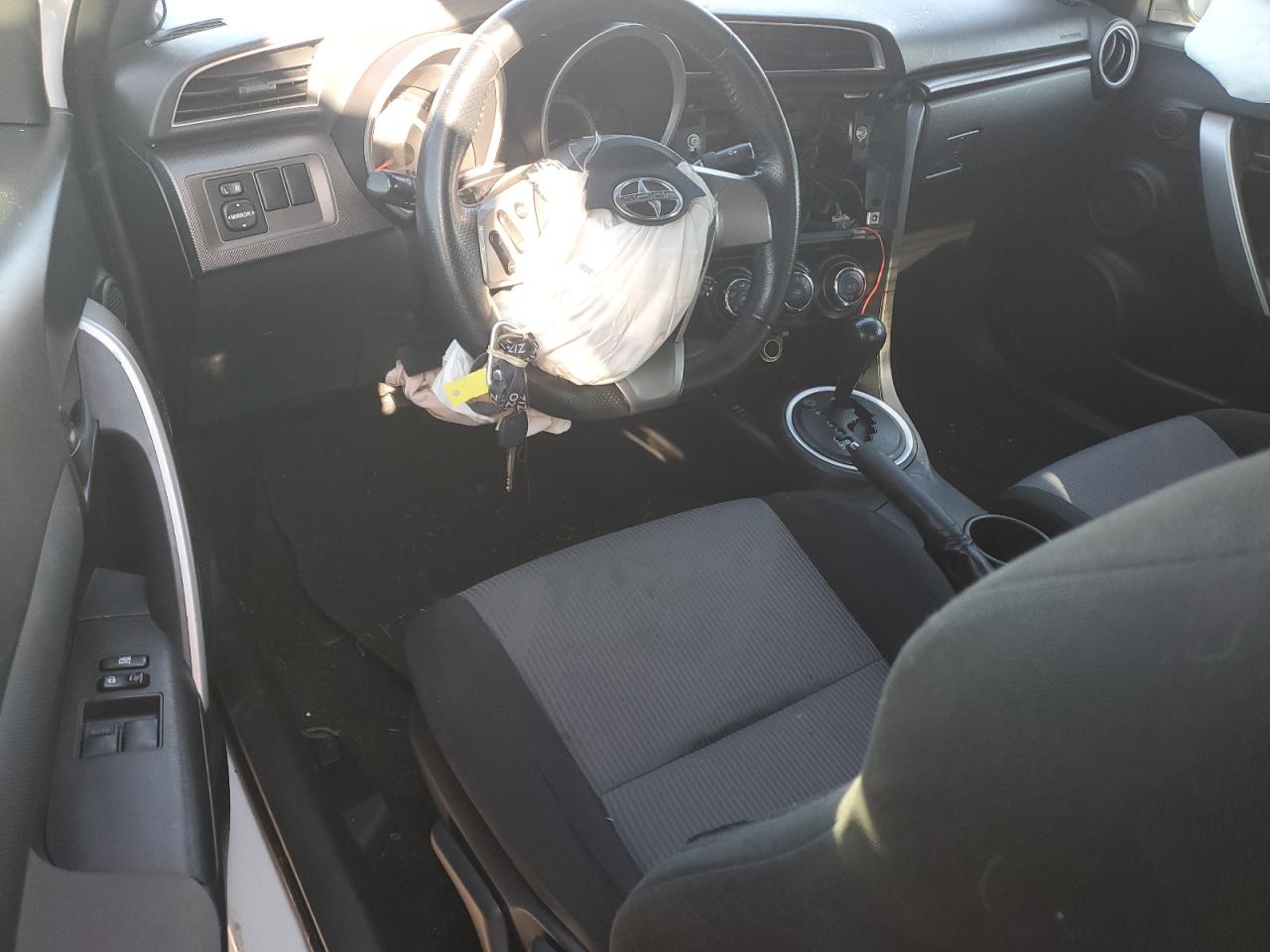 Toyota Scion Image 8