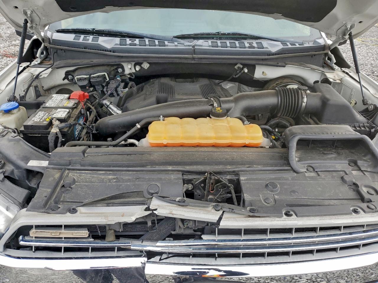 Ford F-150 Supercrew Image 8