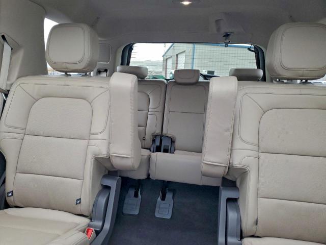 Lincoln Navigator Reserve Image 3