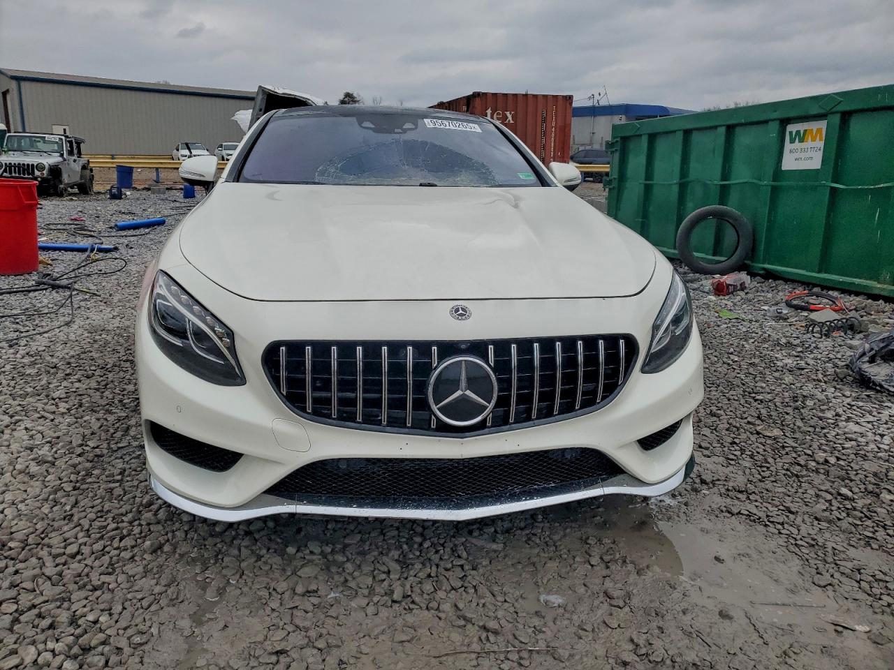 Mercedes-Benz S-Class 550 Image 3