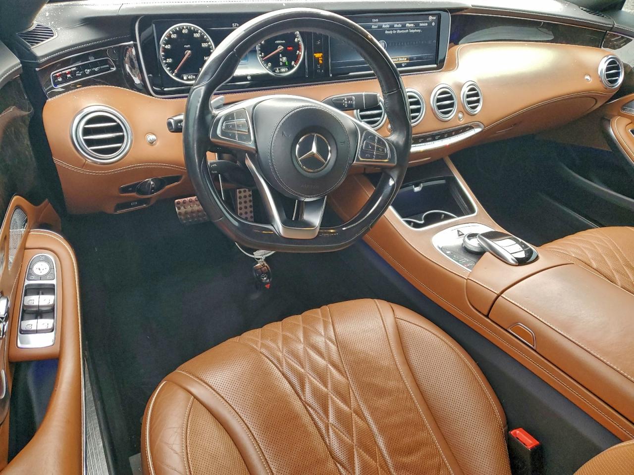 Mercedes-Benz S-Class 550 Image 11