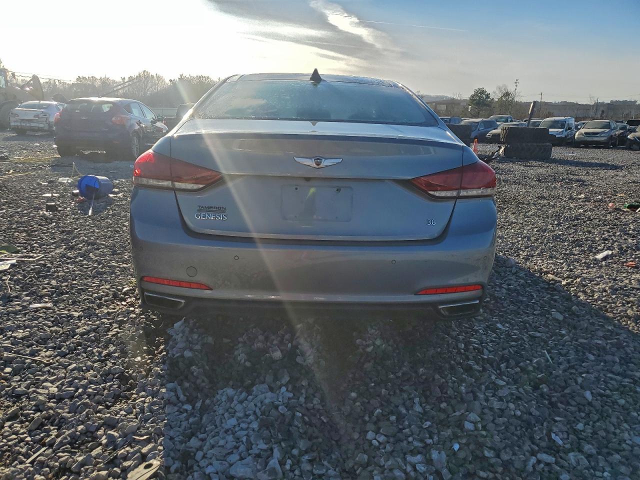 Hyundai Genesis 3.8l Image 6