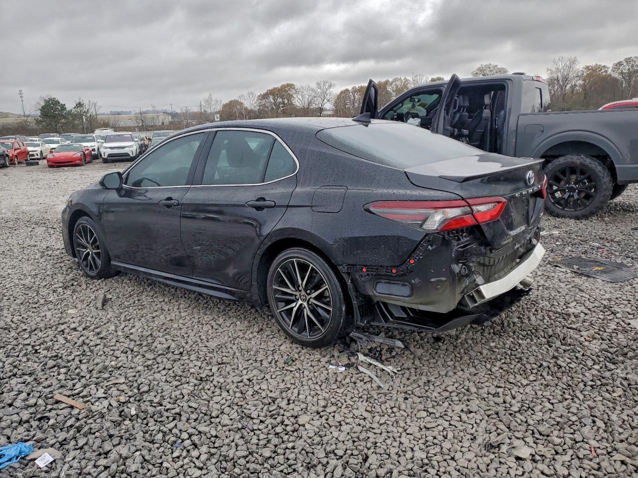 Toyota Camry Se Night Shade Image 12