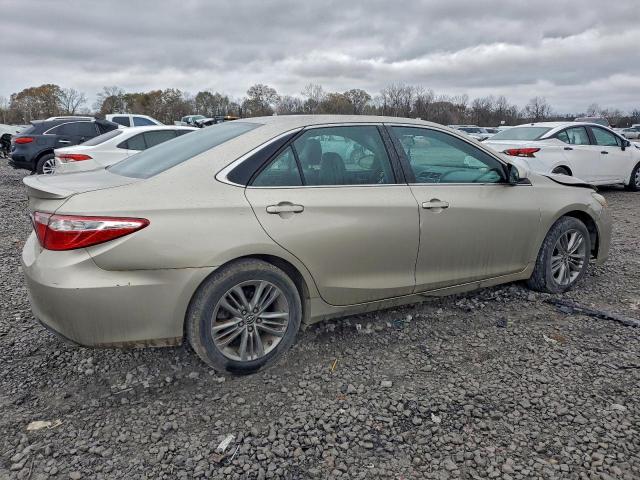 Toyota Camry Le Image 3