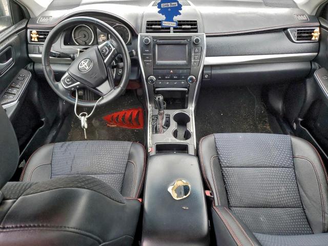 Toyota Camry Le Image 4