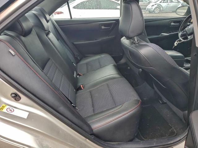 Toyota Camry Le Image 11