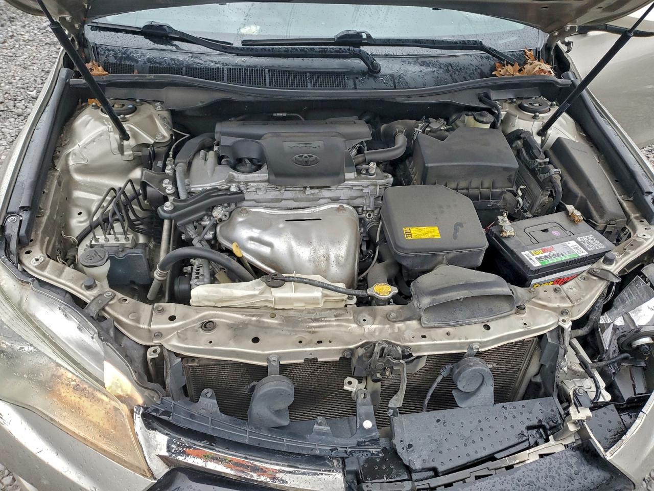 Toyota Camry Le Image 9