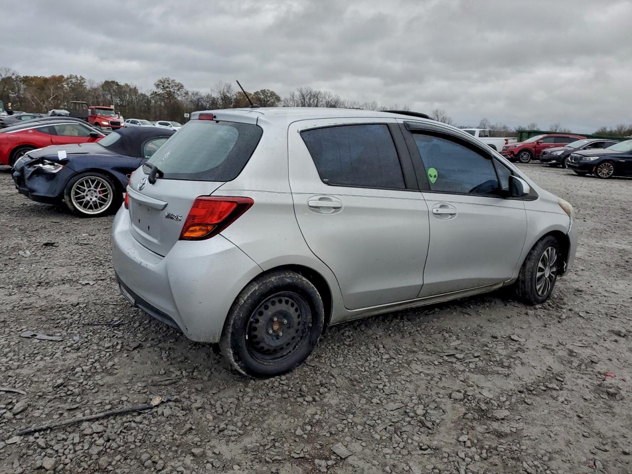 Toyota Yaris L Image 2