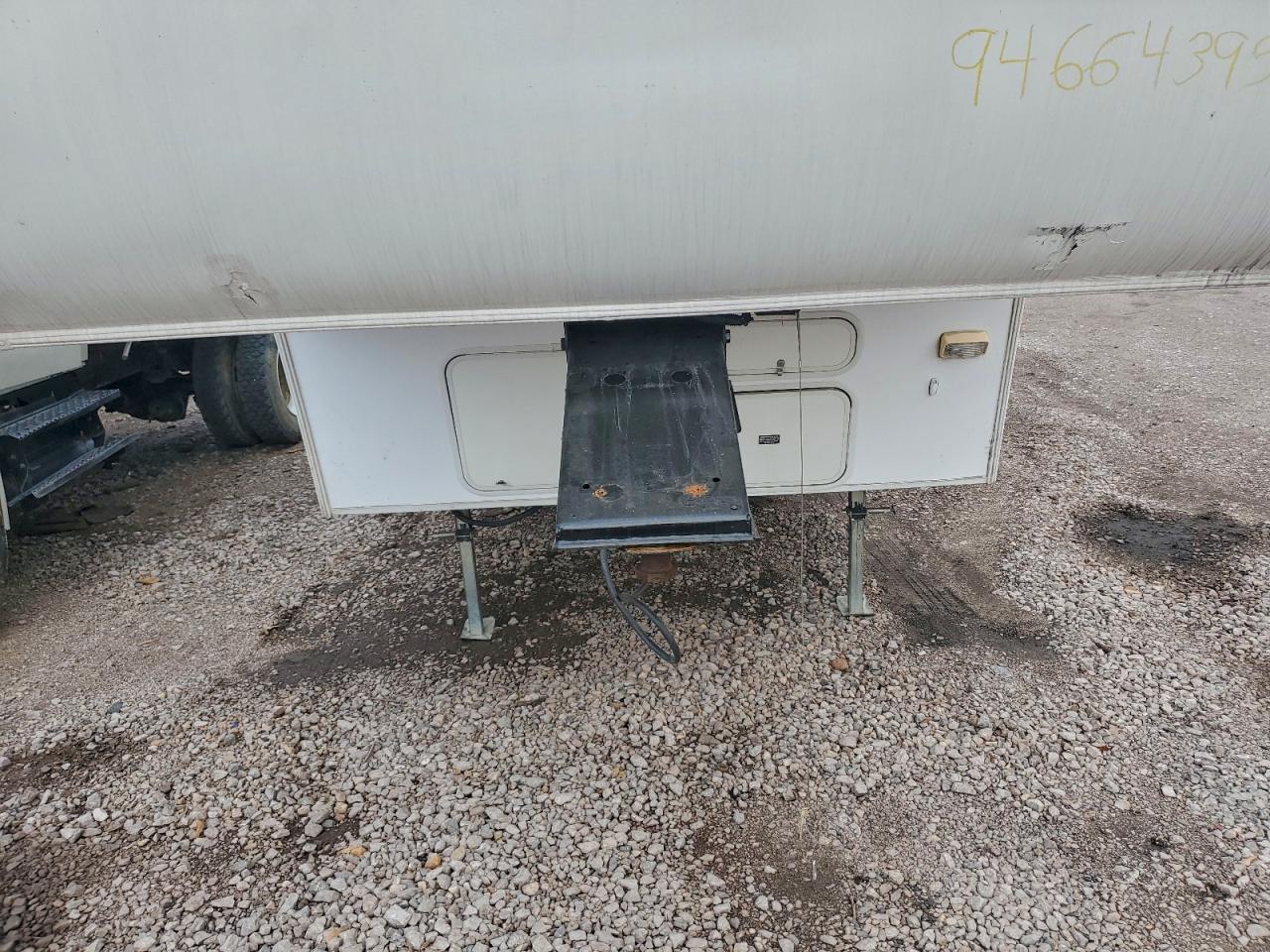 Coachmen Chaparral Series Image 5