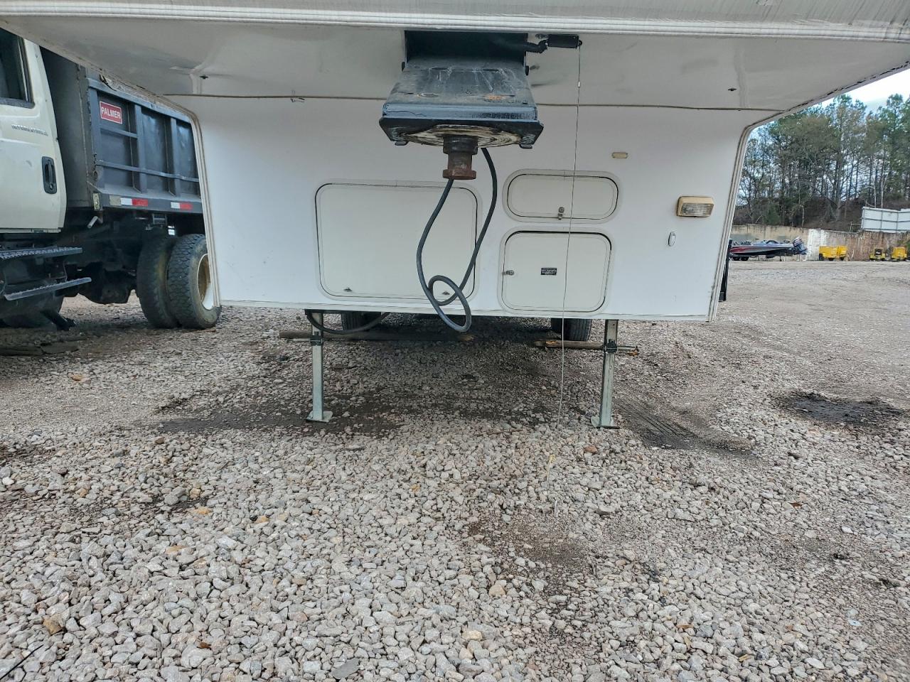 Coachmen Chaparral Series Image 6