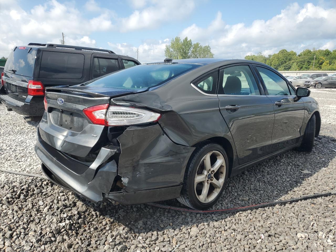 Ford Fusion Se Image 3