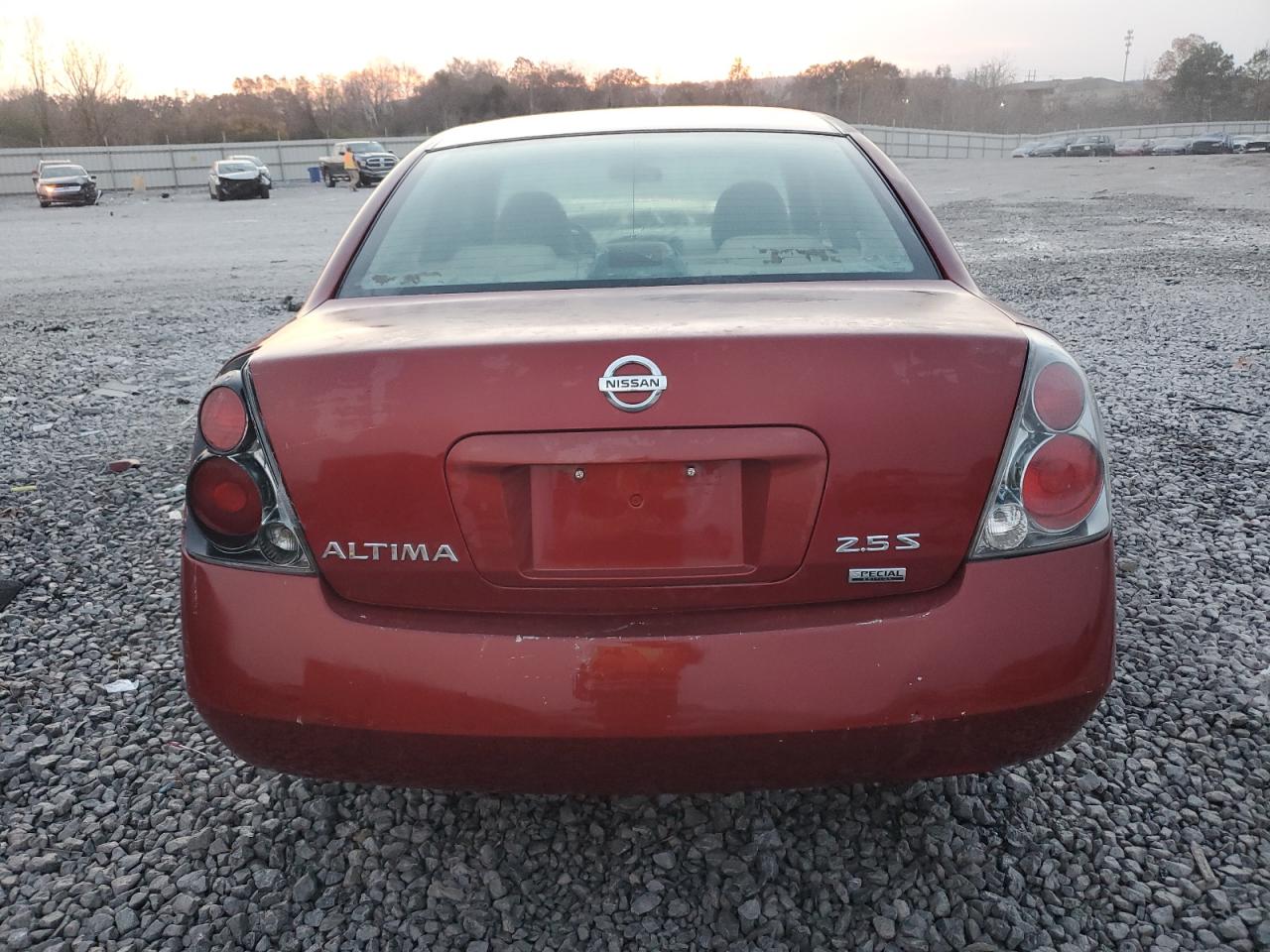 Nissan Altima S Image 4