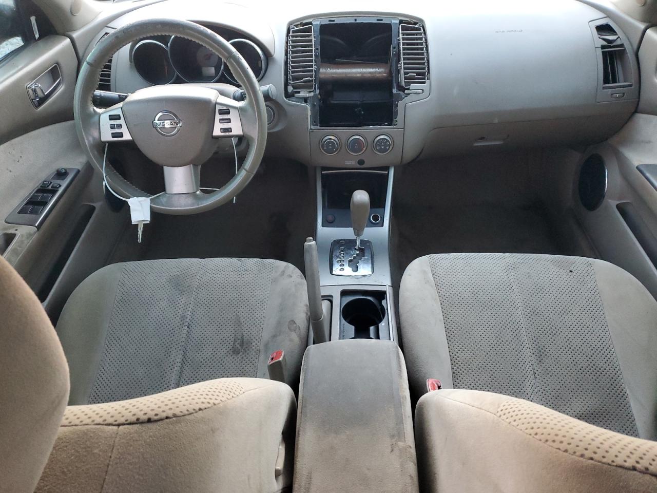 Nissan Altima S Image 8