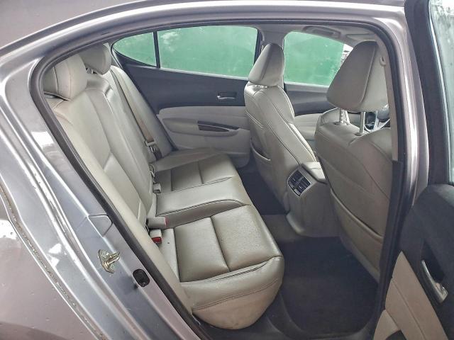 Acura TLX Image 10