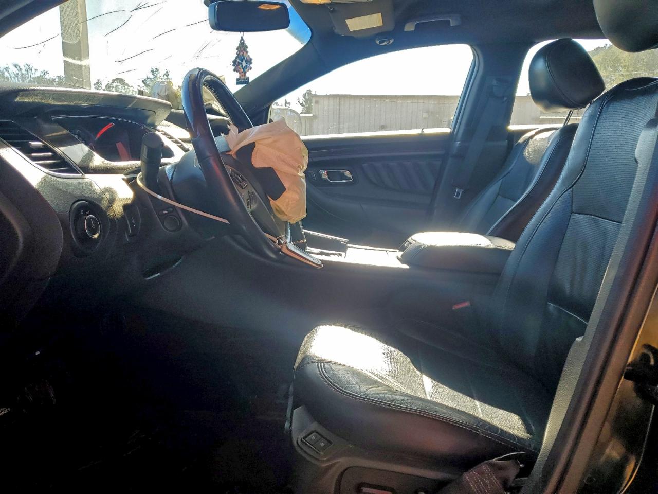 Ford Taurus Limited Image 8