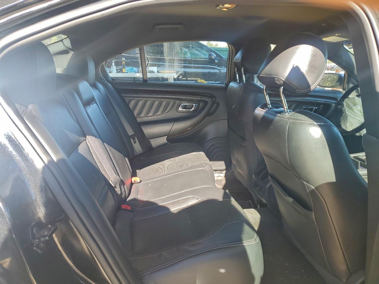 Ford Taurus Limited Image 12