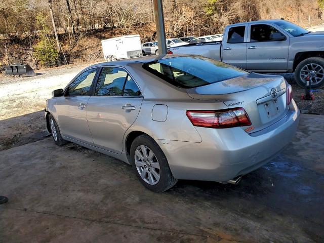 Toyota Camry Le Image 2