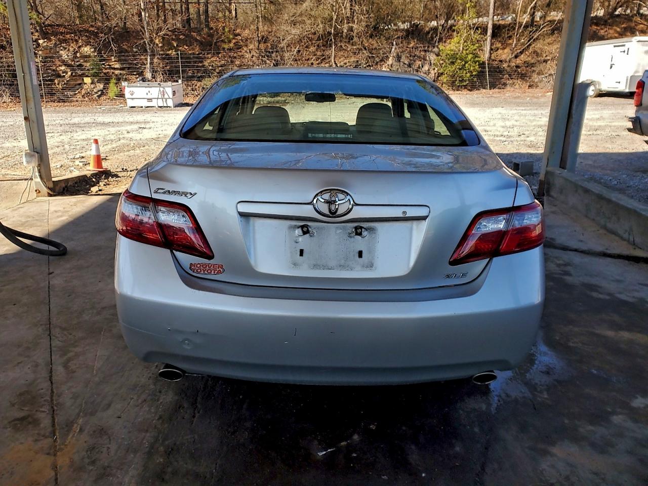Toyota Camry Le Image 3
