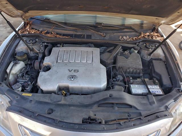 Toyota Camry Le Image 10