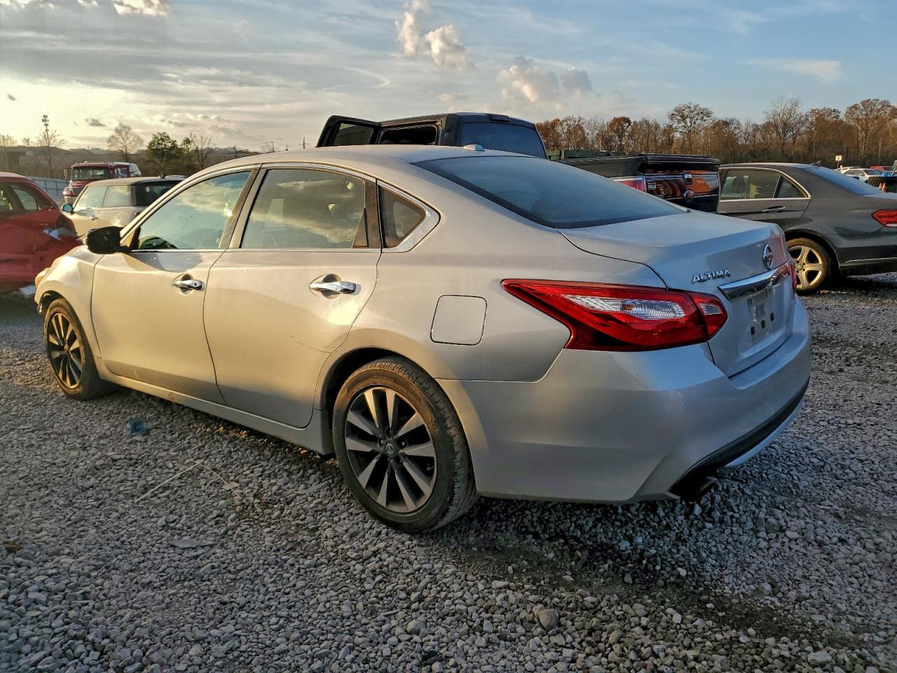 Nissan Altima 2.5 Image 11