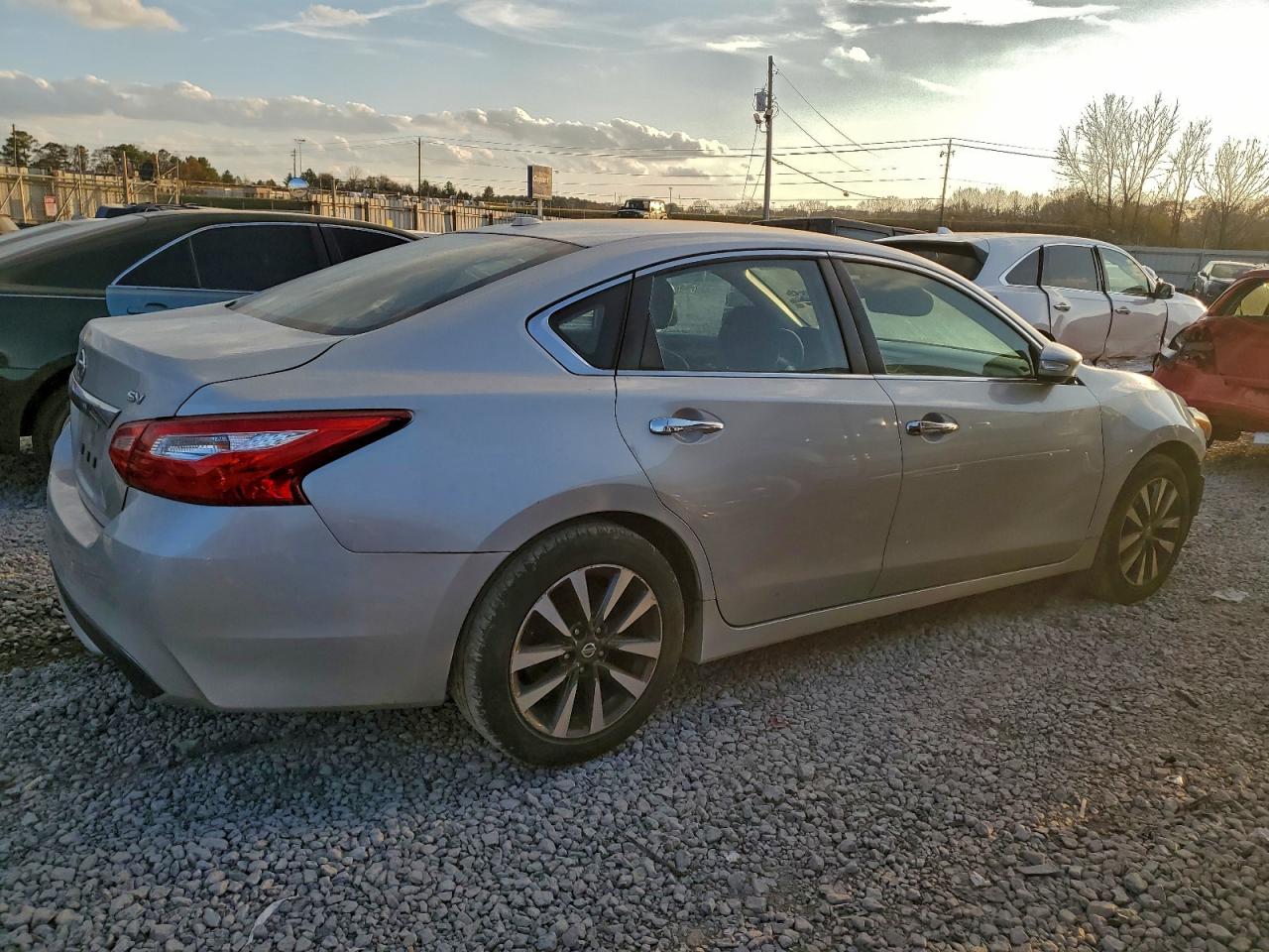 Nissan Altima 2.5 Image 7