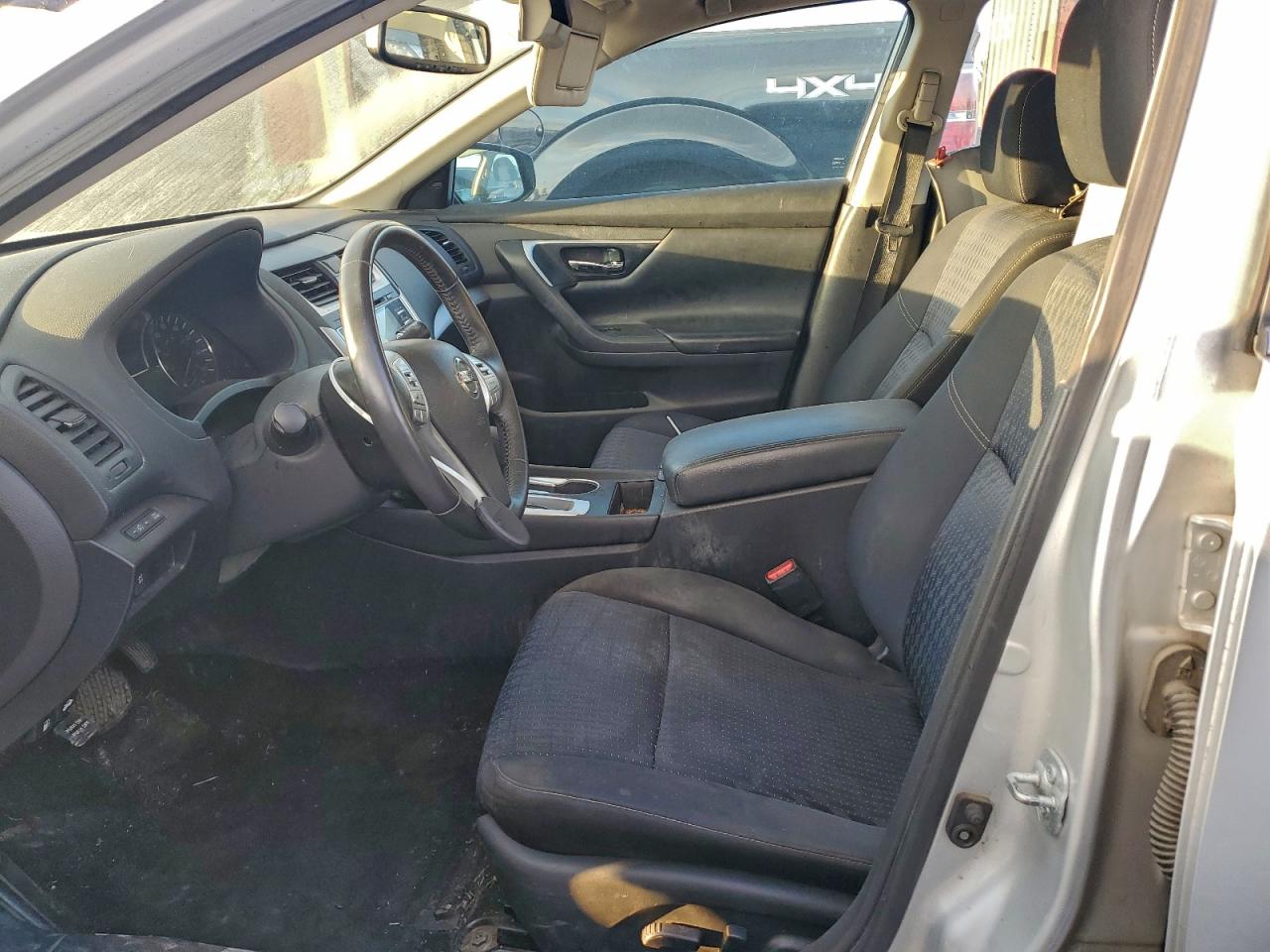 Nissan Altima 2.5 Image 4