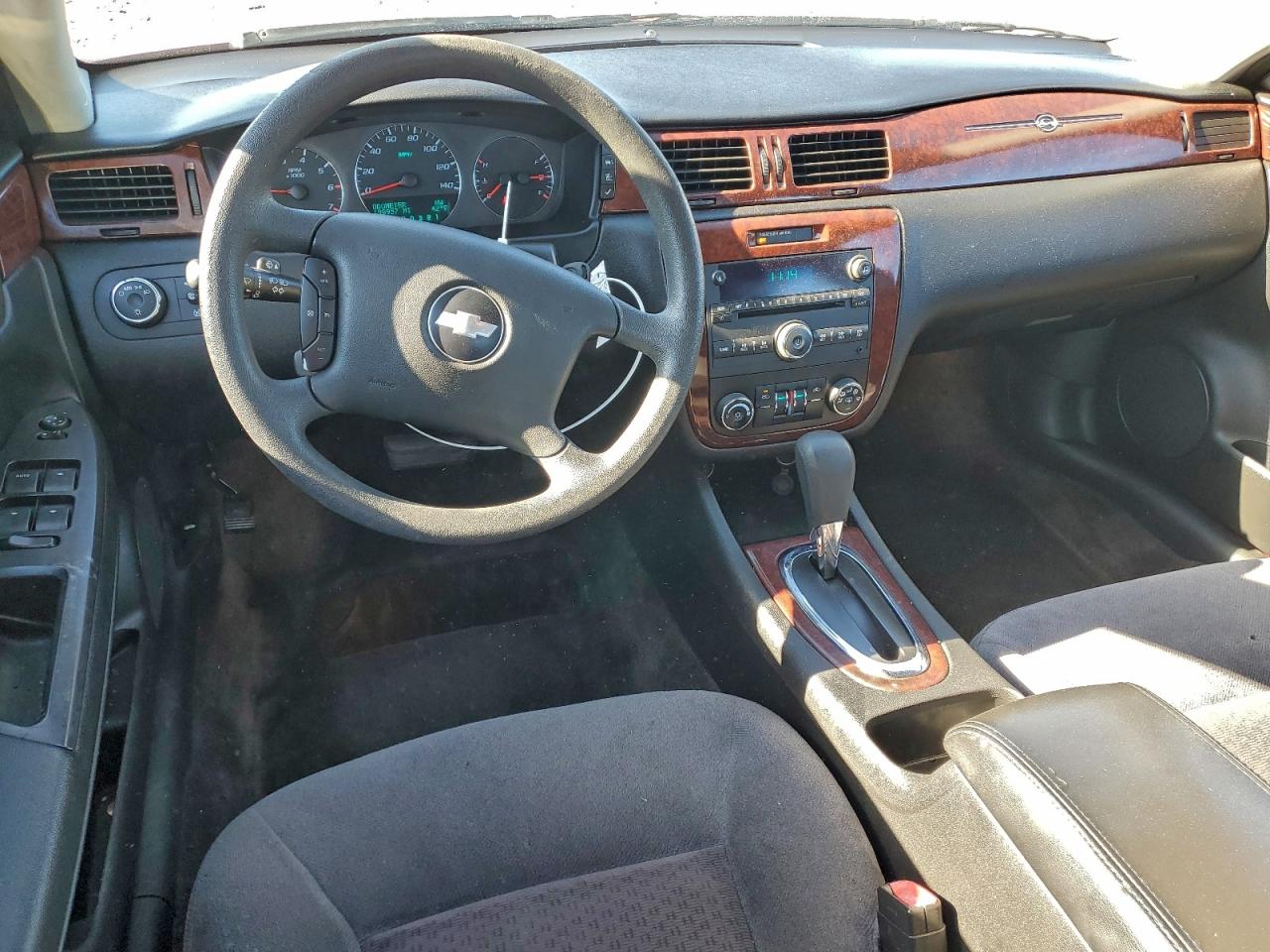 Chevrolet Impala Lt Image 10