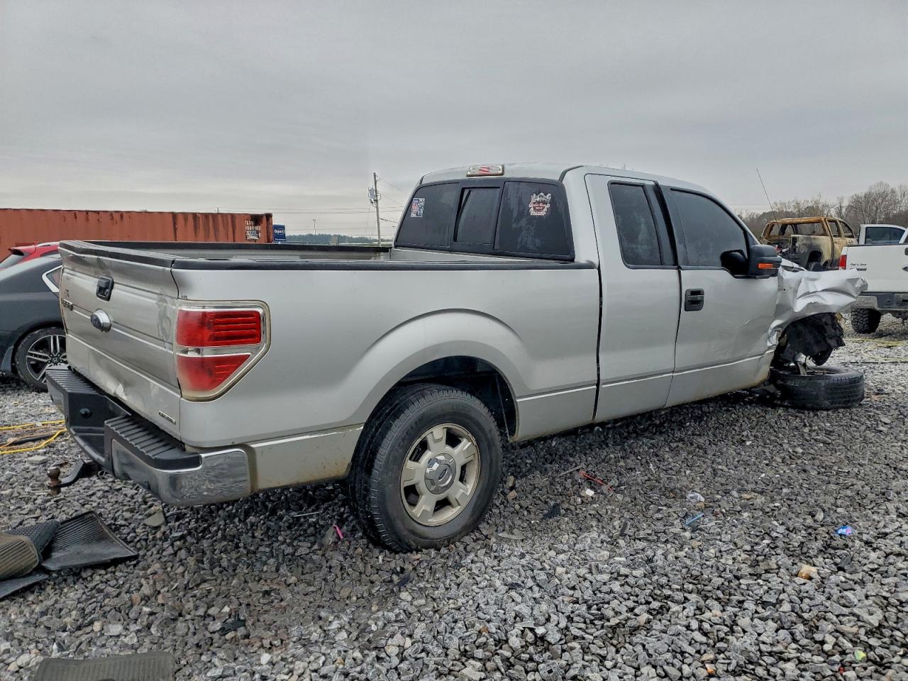 Ford F-150 Super Cab Image 3