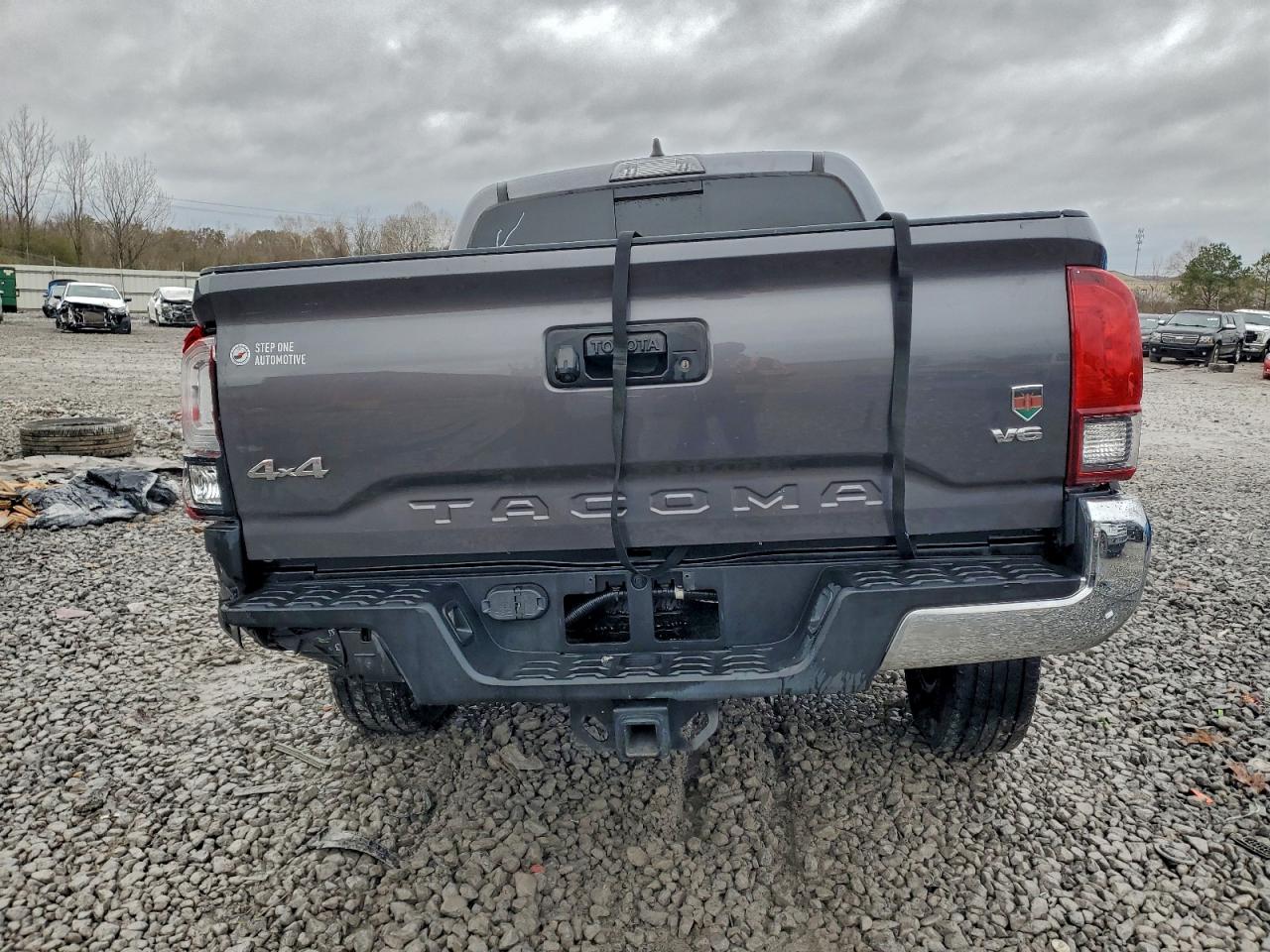 Toyota Tacoma Double Cab Image 11