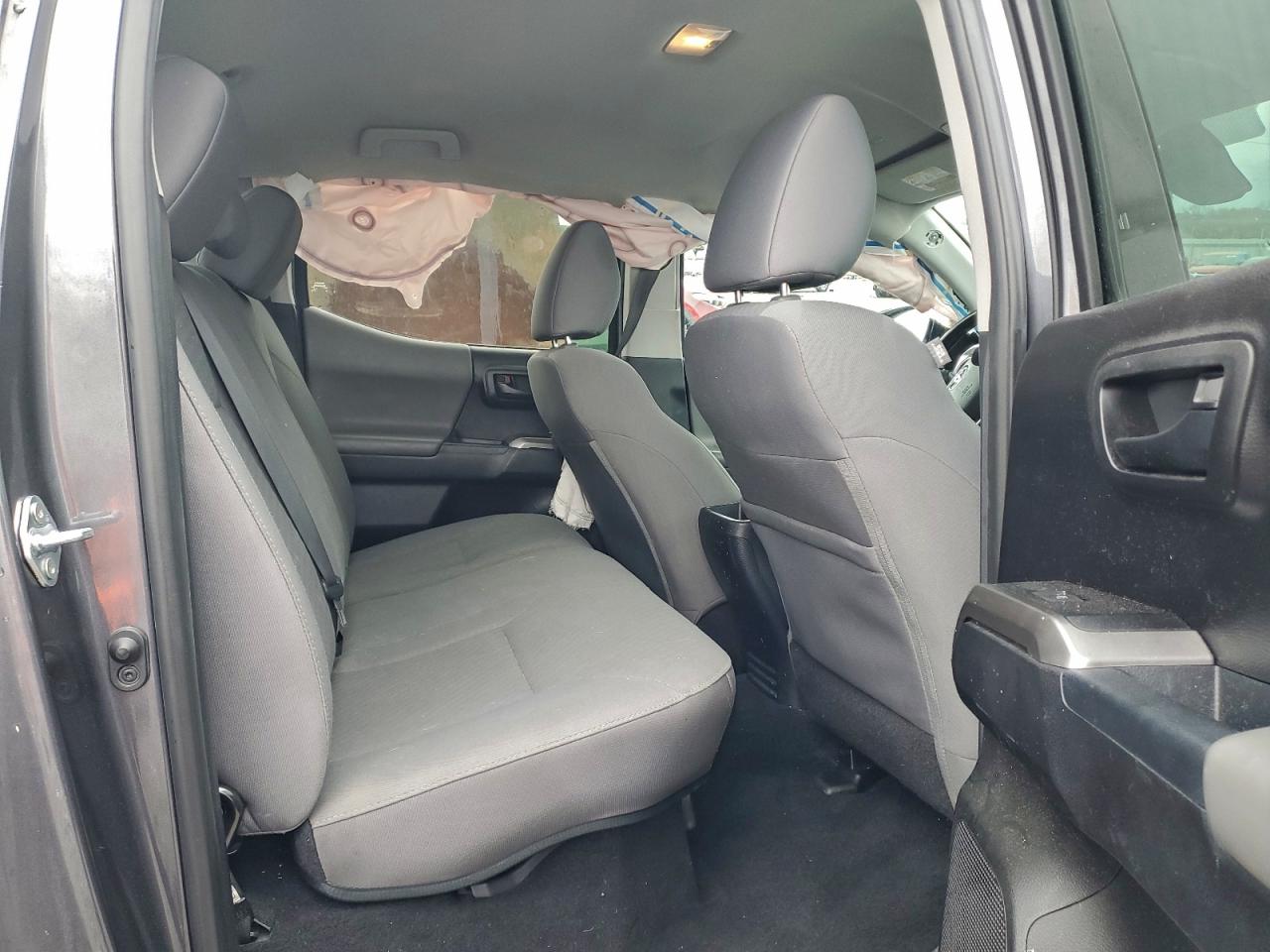 Toyota Tacoma Double Cab Image 5