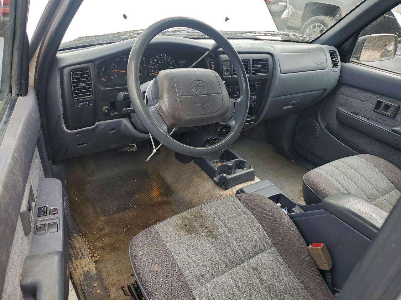 Toyota Tacoma Xtracab Image 12