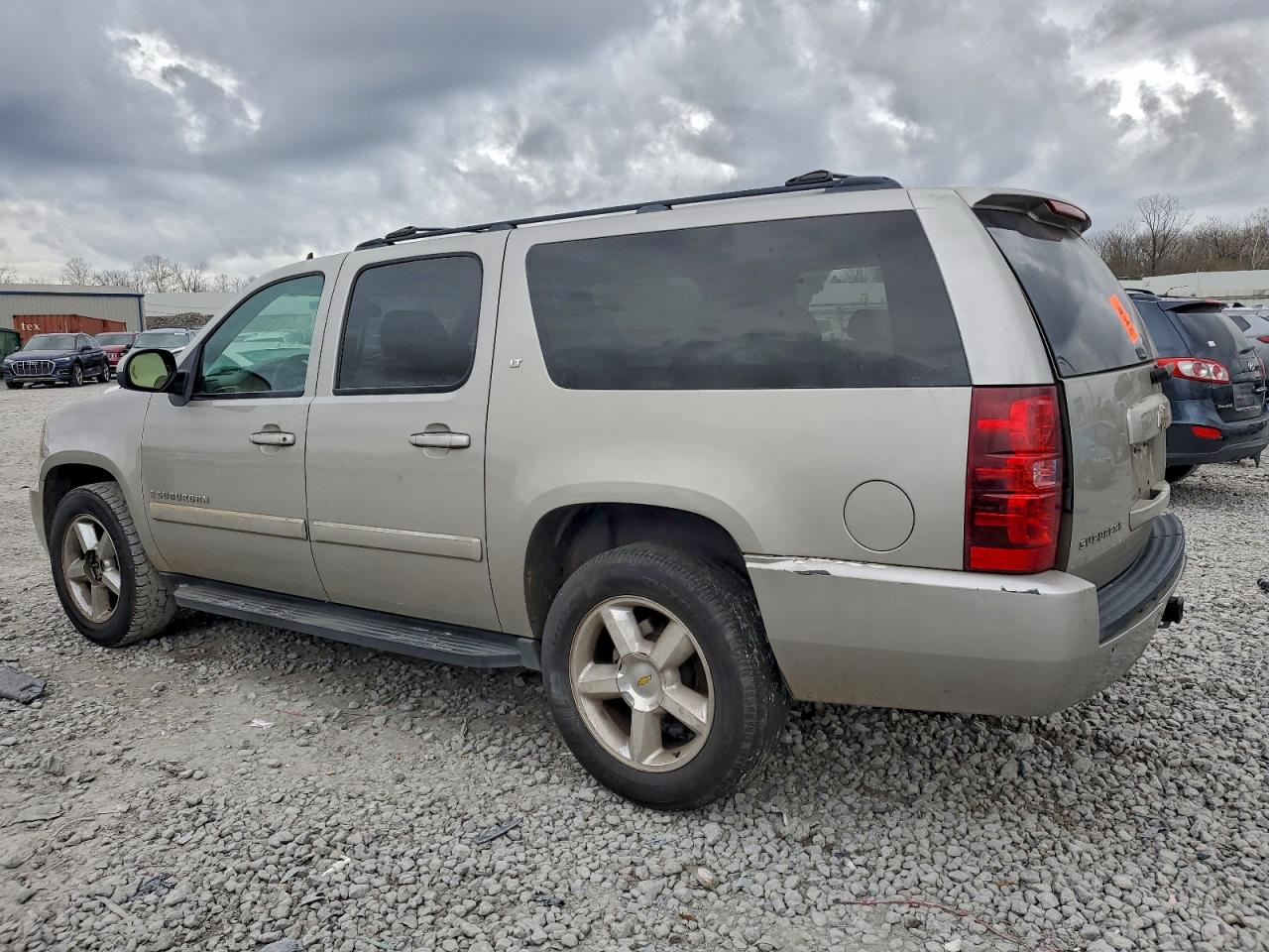 Chevrolet Suburban C1500 Ls Image 3