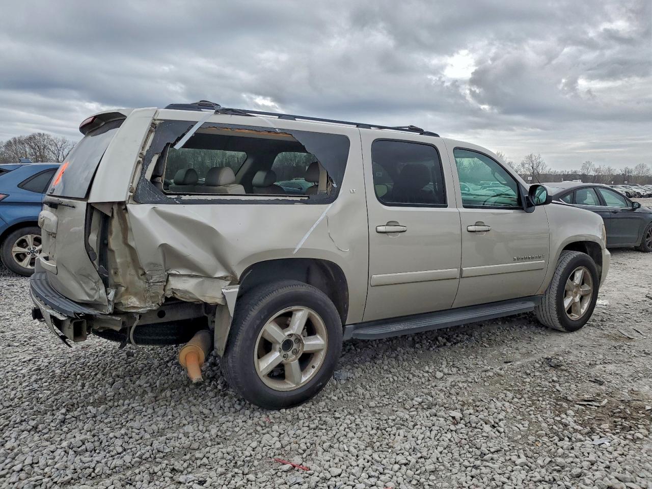 Chevrolet Suburban C1500 Ls Image 2