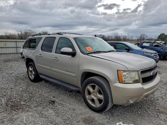 Chevrolet Suburban C1500 Ls Image 7