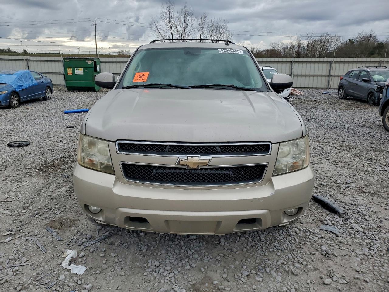 Chevrolet Suburban C1500 Ls Image 4
