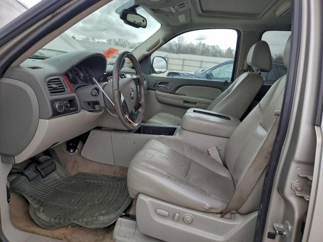 Chevrolet Suburban C1500 Ls Image 5