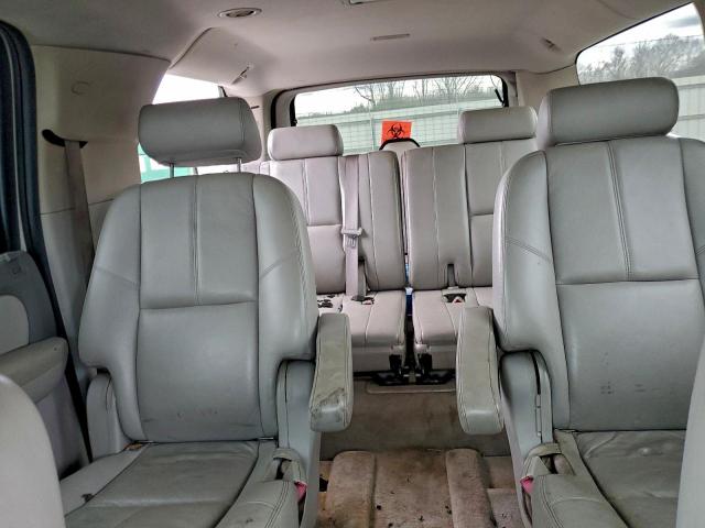 Chevrolet Suburban C1500 Ls Image 11