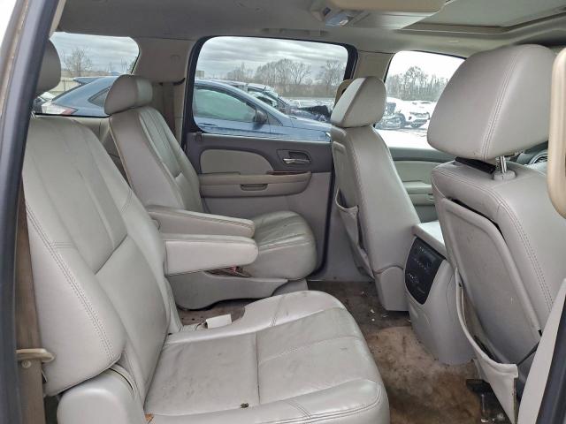 Chevrolet Suburban C1500 Ls Image 9