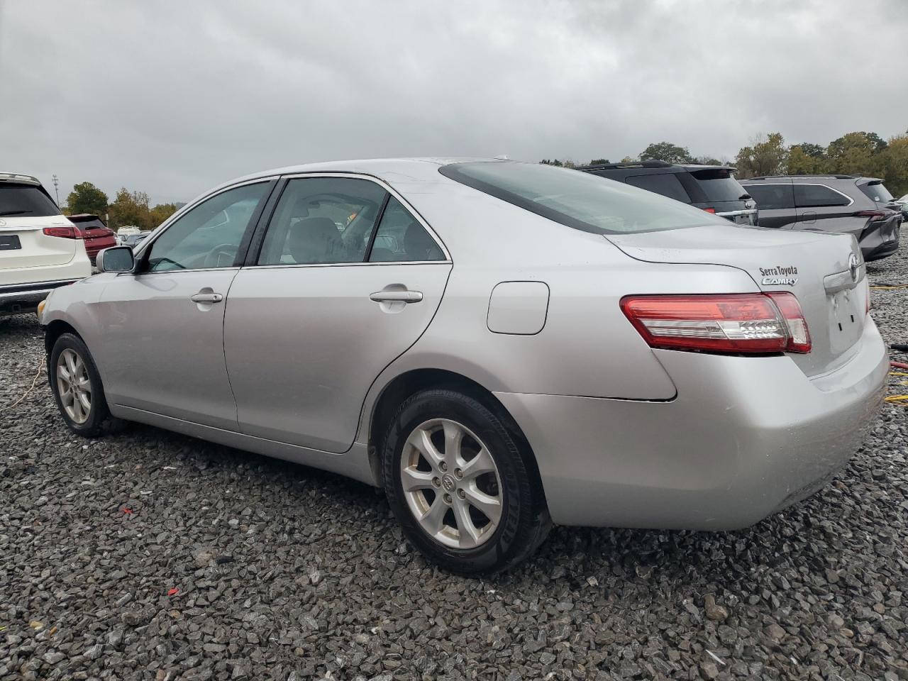 Toyota Camry Base Image 6