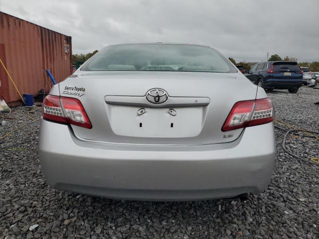 Toyota Camry Base Image 9
