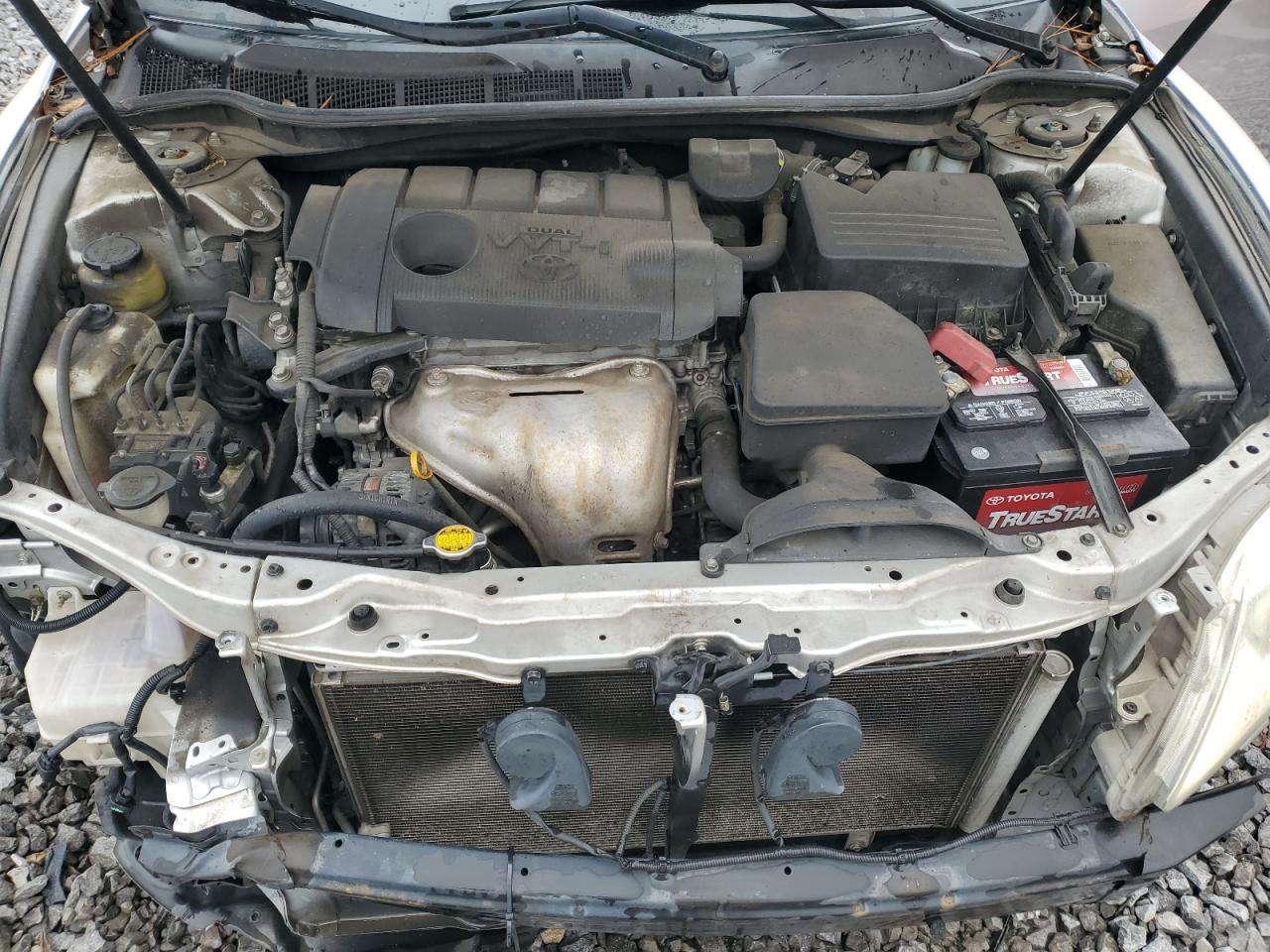 Toyota Camry Base Image 3