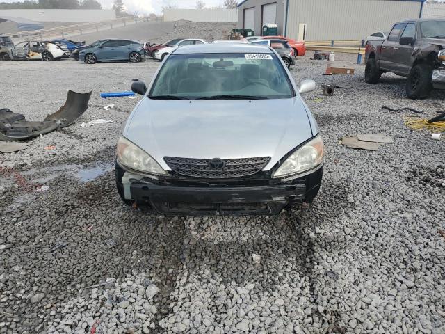 Toyota Camry Le Image 9