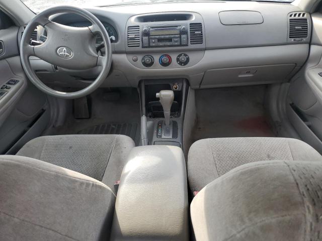 Toyota Camry Le Image 8