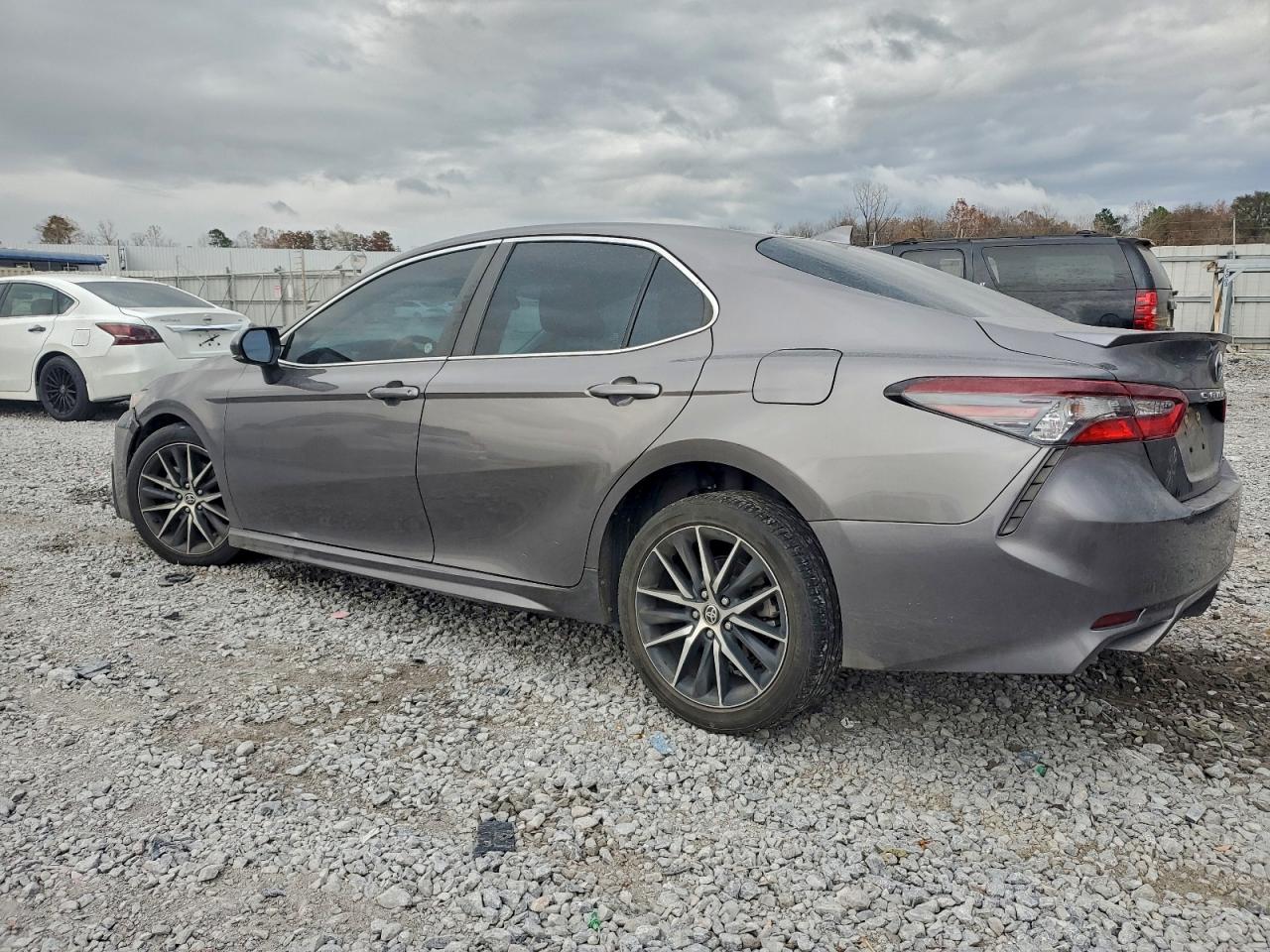 Toyota Camry Se Image 4