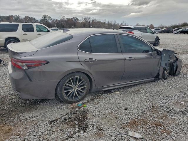 Toyota Camry Se Image 6