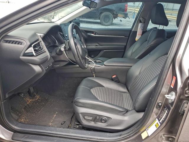 Toyota Camry Se Image 8