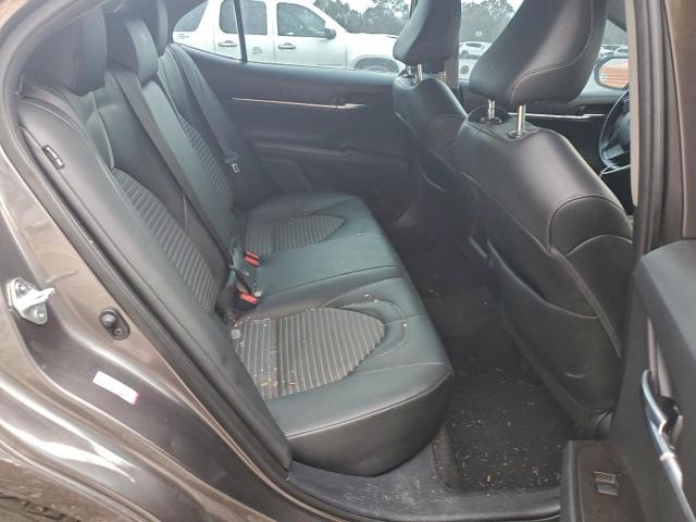 Toyota Camry Se Image 9